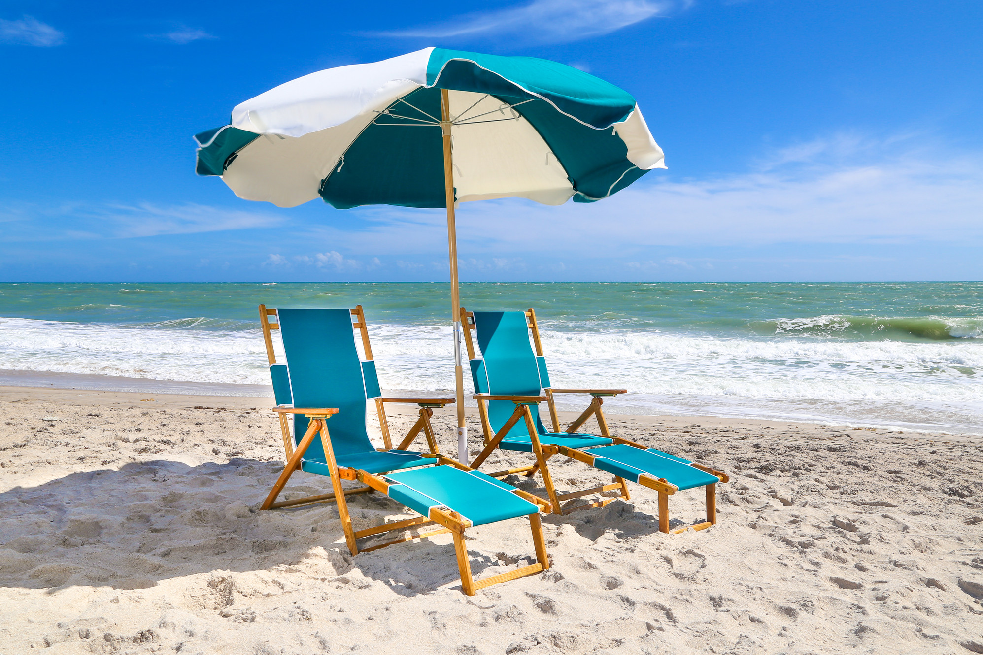 How to Choose the Right Beach Chair: Have a Relaxing Day at the Beach ...